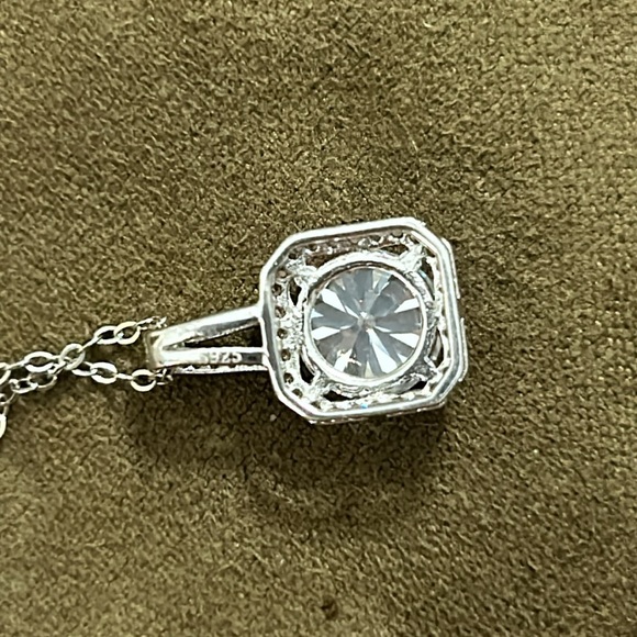 🤩💎Moissanite 2 Carat Round Halo Square Silver Pendant Necklace - Picture 9 of 13